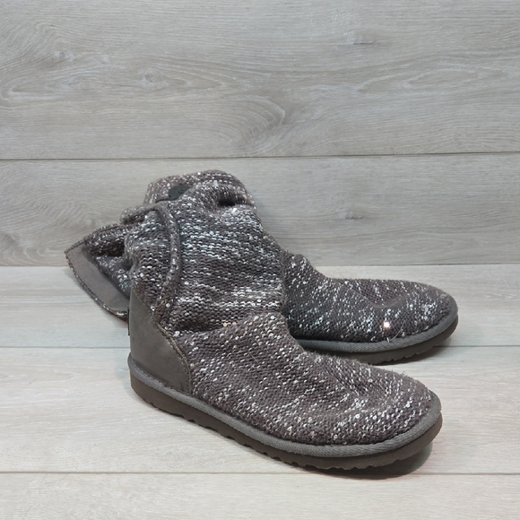 UGG Australia Women Sparkling Gray Knit Sweater Boots Shoes Sz 8 - Picture 1 of 12